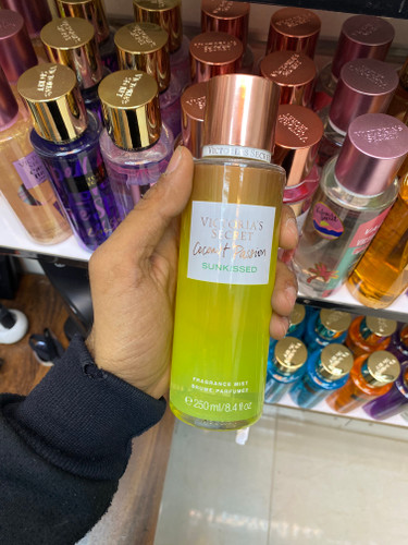 بادی اسپلش زنانه ویکتوریا سکرت Victoria's Secret مدل Coconut Passion Sunkissed حجم 250ml
